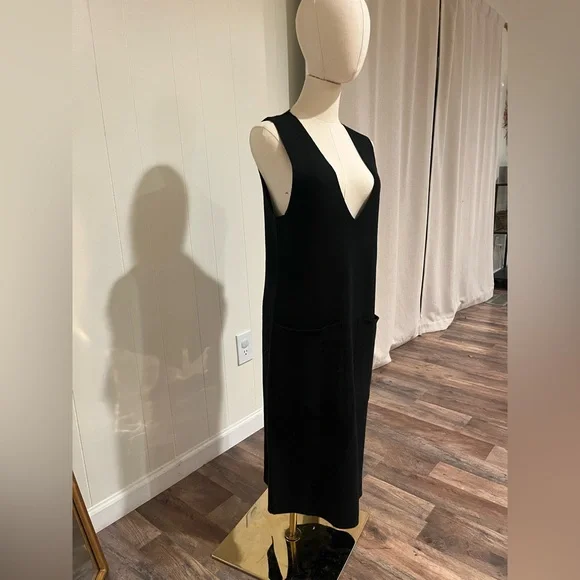 JOSEPH Milano Knitted Soft Wool Sleeveless Dress with Large Pockets, Deep V Neck - Picture 6 of 12